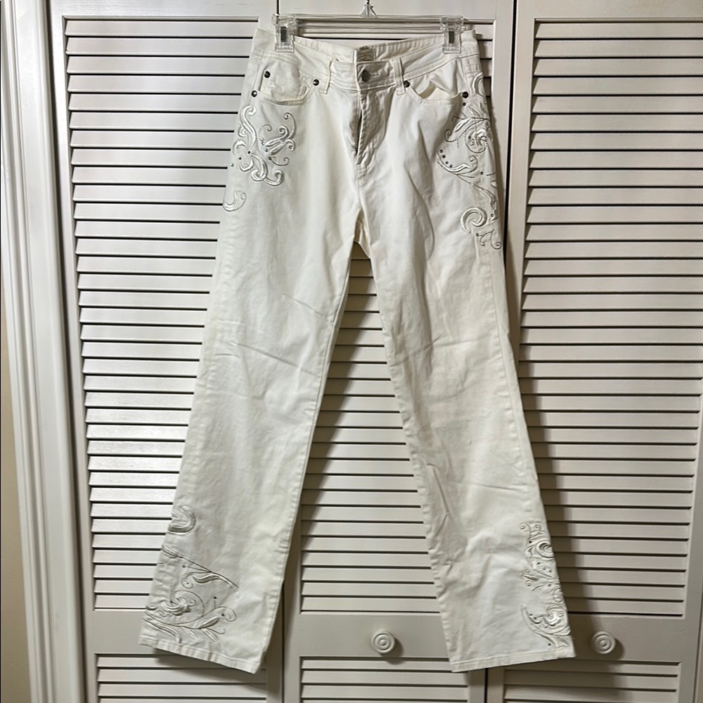 WHBM White embellished with embroidery and crystal straight Leg Jeans